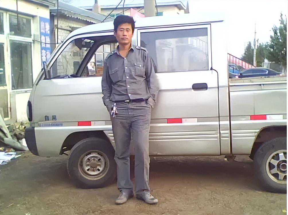 当兽医三十年，他困于“要账羞耻”