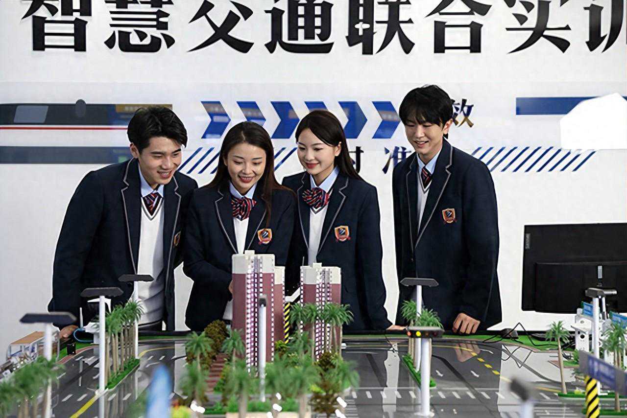 初中毕业学铁路专业去哪个学校