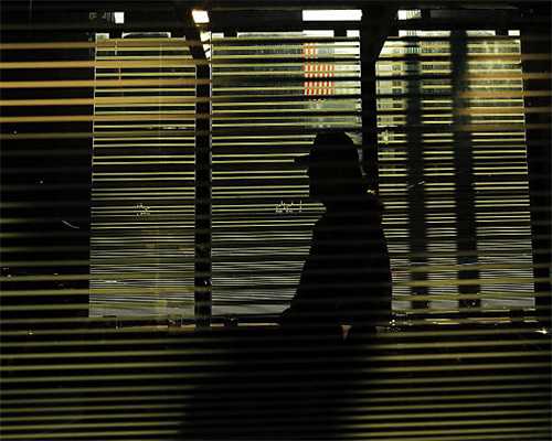 流落孤岛，却穿梭于异空间，少女版“鲁滨逊漂流记”你玩了吗？