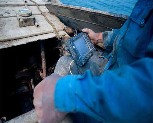 发光武器，尊贵玩家的象征，最后这款游戏居然连宠物的武器也发光