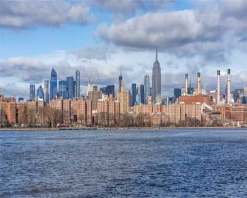 《不要乱开车》微信小游戏，看看你能跑多远