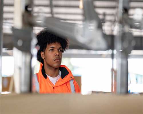 英雄联盟LOL黑屏怎么办？三个办法教你轻松解决黑屏问题