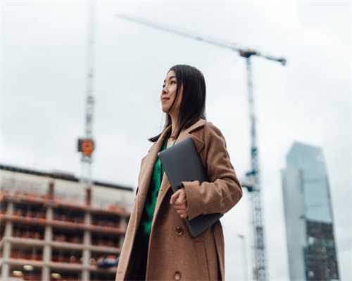 骚白离开斗鱼，至今下家还在保密，新平台签约费又引热议